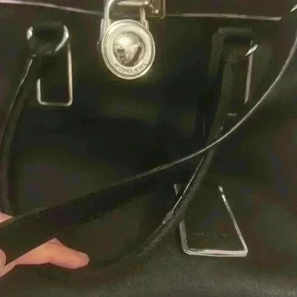 Michael Kors Black Hamilton Large Saffiano Leather Shoulder Bag Crossbody - Picture 7 of 15